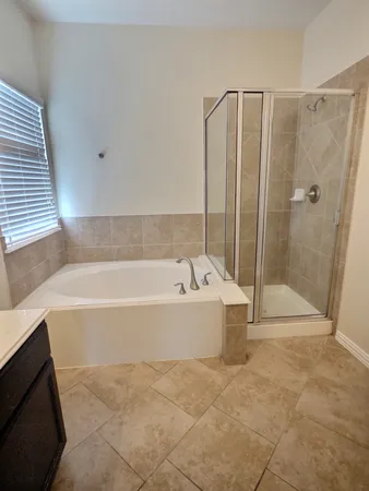 $2,500 | 118 Silverglen Court, La Marque, TX 77568