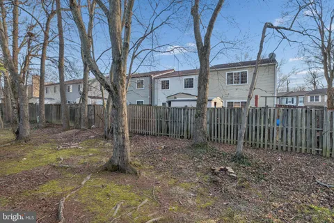 $450,000 | 8213 Claremont Woods Drive, Alexandria, VA 22309