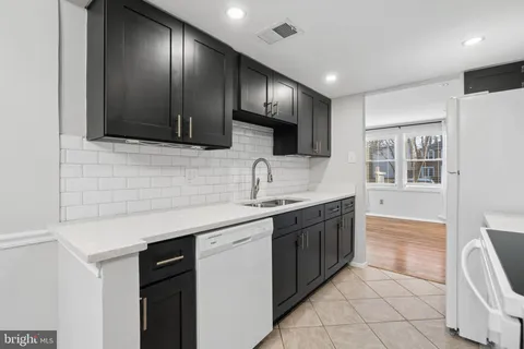 $450,000 | 8213 Claremont Woods Drive, Alexandria, VA 22309