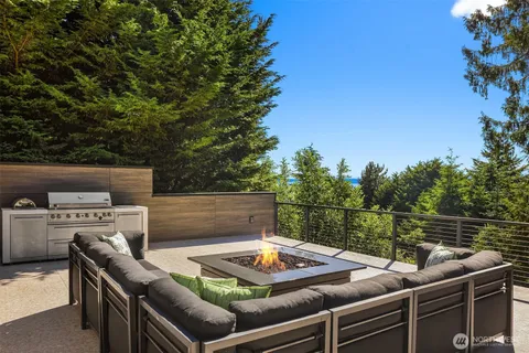 $2,588,000 | 899 Northwest Elford Drive, Seattle, WA 98177