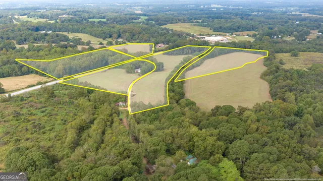 a view of a tennis court