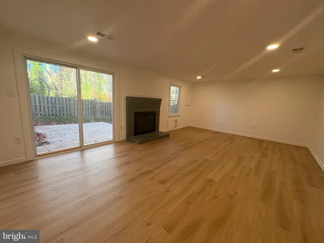 $3,300 | 7842 Ashley Glen Road, Annandale, VA 22003