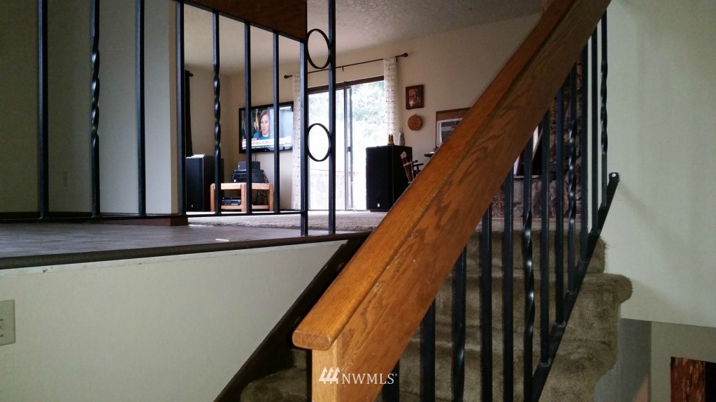 1006 Holcomb Road Kelso, WA 98626 - Photo 17 of 24 Gallery Image 17