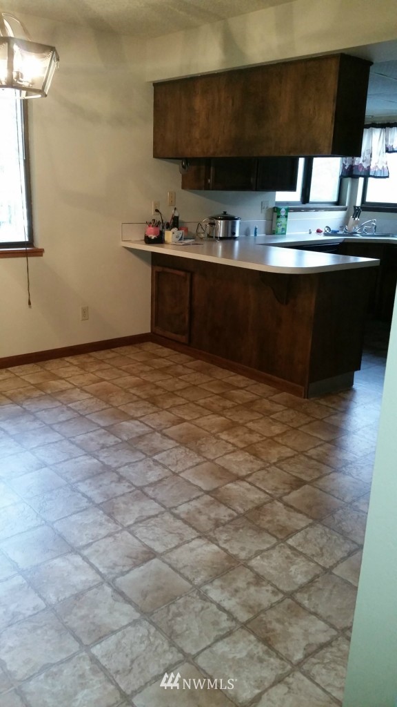 1006 Holcomb Road Kelso, WA 98626 - Photo 18 of 24 Gallery Image 18