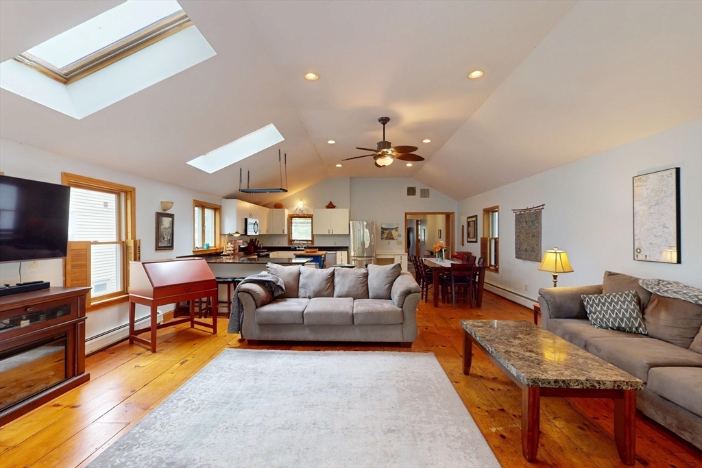 42 Water Street Northampton, MA 01053 - Photo 7 of 35