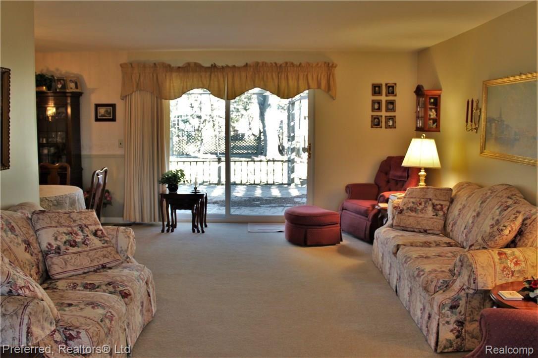43302 Barchester Road Canton, MI 48187 - Photo 5 of 29 IMG_0854.JPG