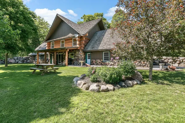 $849,900 | 15015 Held Circle, Cold Spring, MN 56320