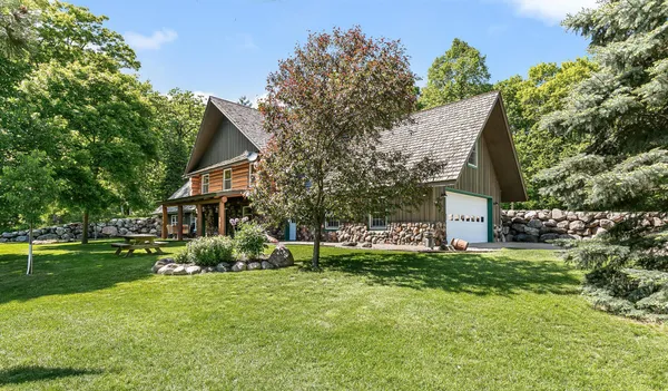 $849,900 | 15015 Held Circle, Cold Spring, MN 56320