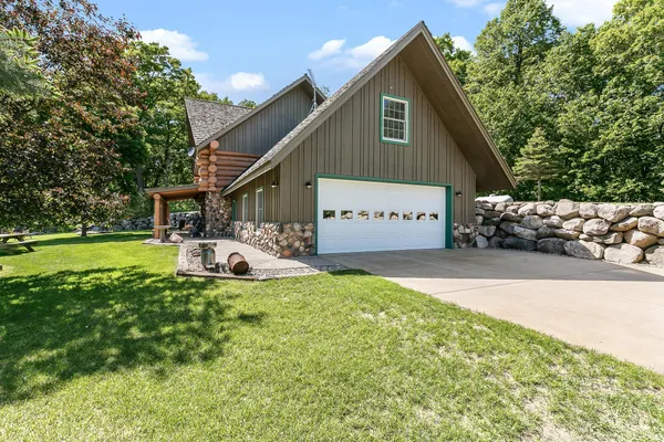 $849,900 | 15015 Held Circle, Cold Spring, MN 56320