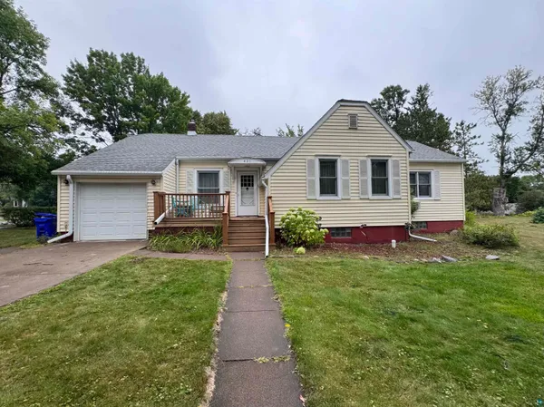 $265,000 | 421 1st Street, Moose Lake, MN 55767