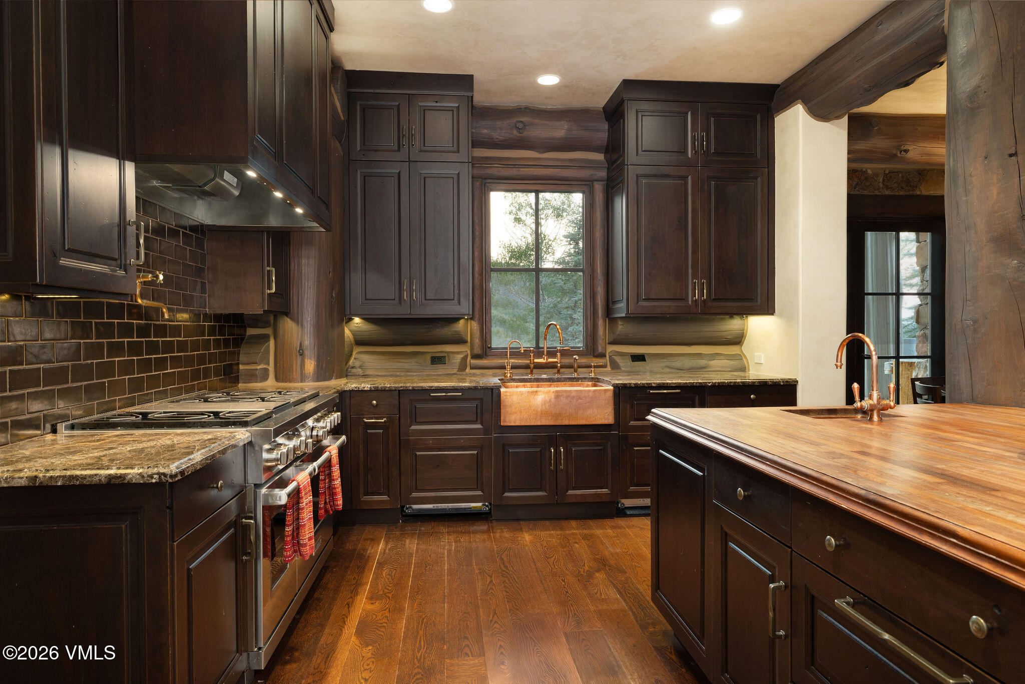 1211 Daybreak Ridge Road Avon, CO 81620 - Photo 9 of 37 2606_1211_daybreak_ridge_kitchen_b