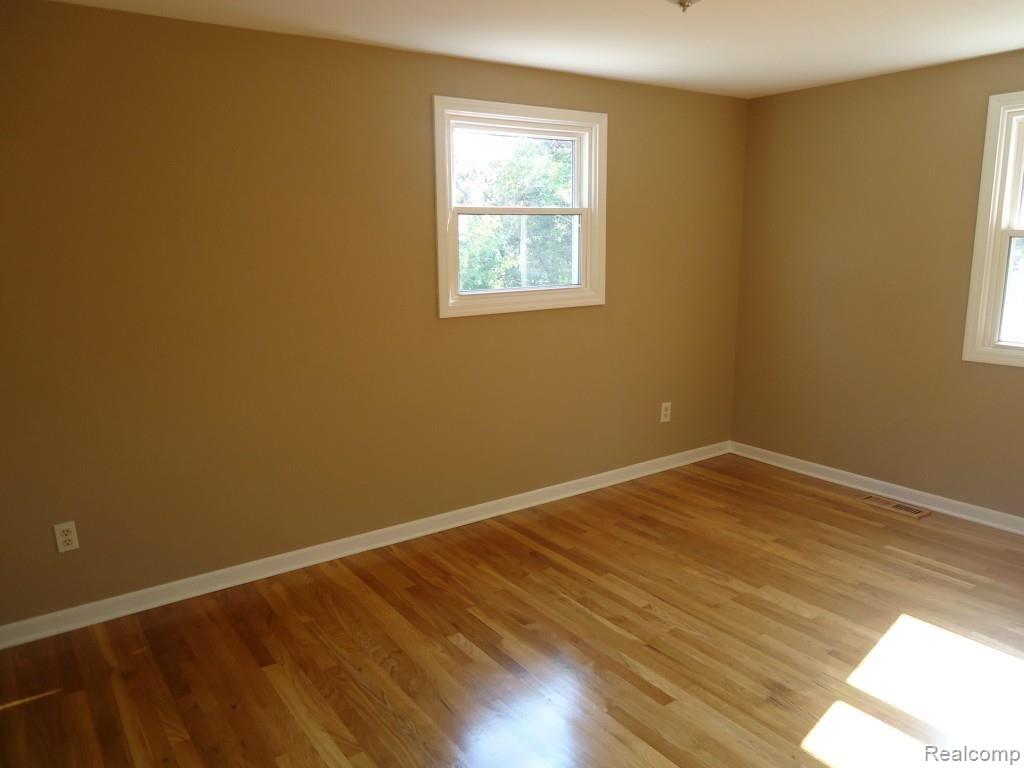 25918 Branchaster Road Farmington Hills, MI 48336 - Photo 23 of 36