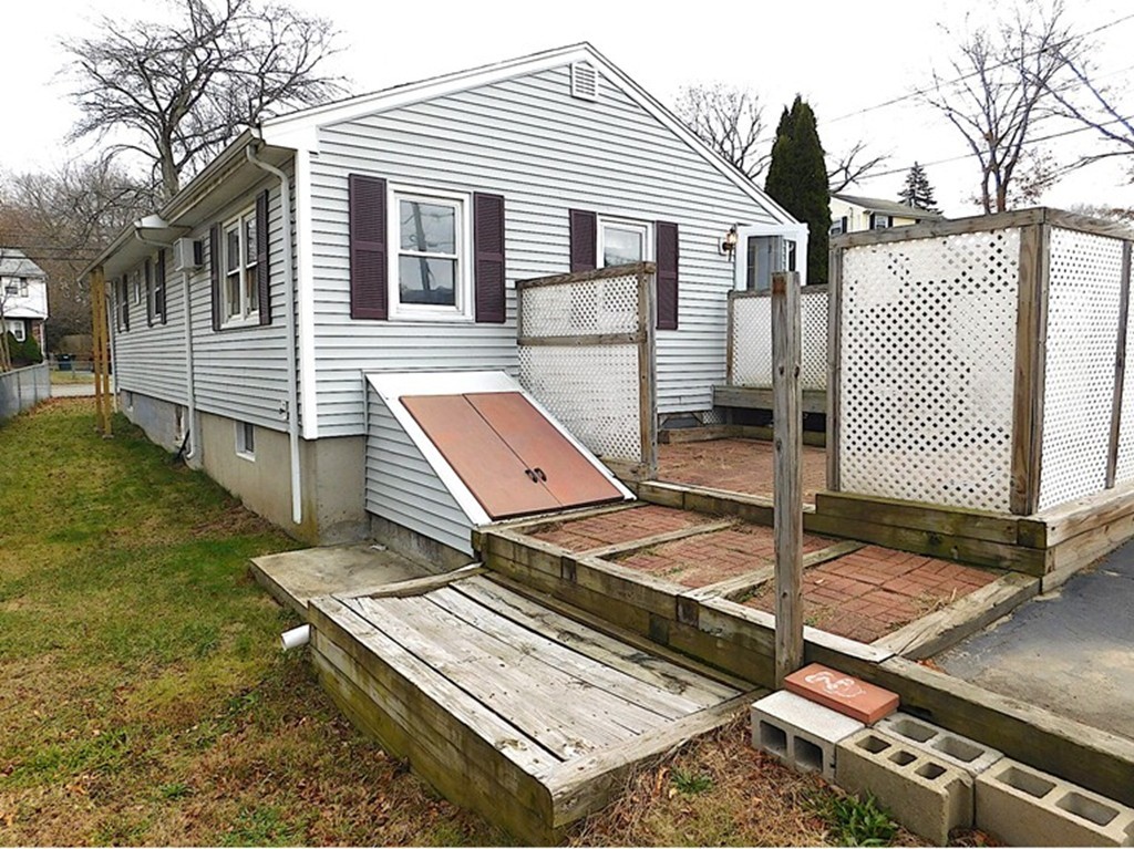 7 Teed Road Holbrook, MA 02343 - Photo 3 of 24 Gallery Image 3