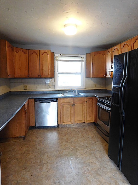 7 Teed Road Holbrook, MA 02343 - Photo 9 of 24 Gallery Image 9