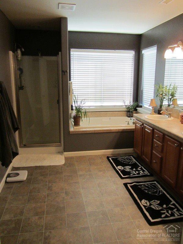61546 Tall Tree Court Bend, OR 97702 - Photo 6 of 17 Additional Photo