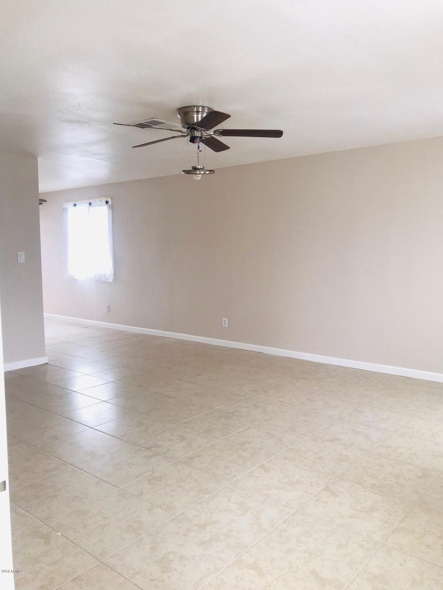 4621 East Wayland Road Phoenix, AZ 85040 - Photo 6 of 34 LIVING ROOM