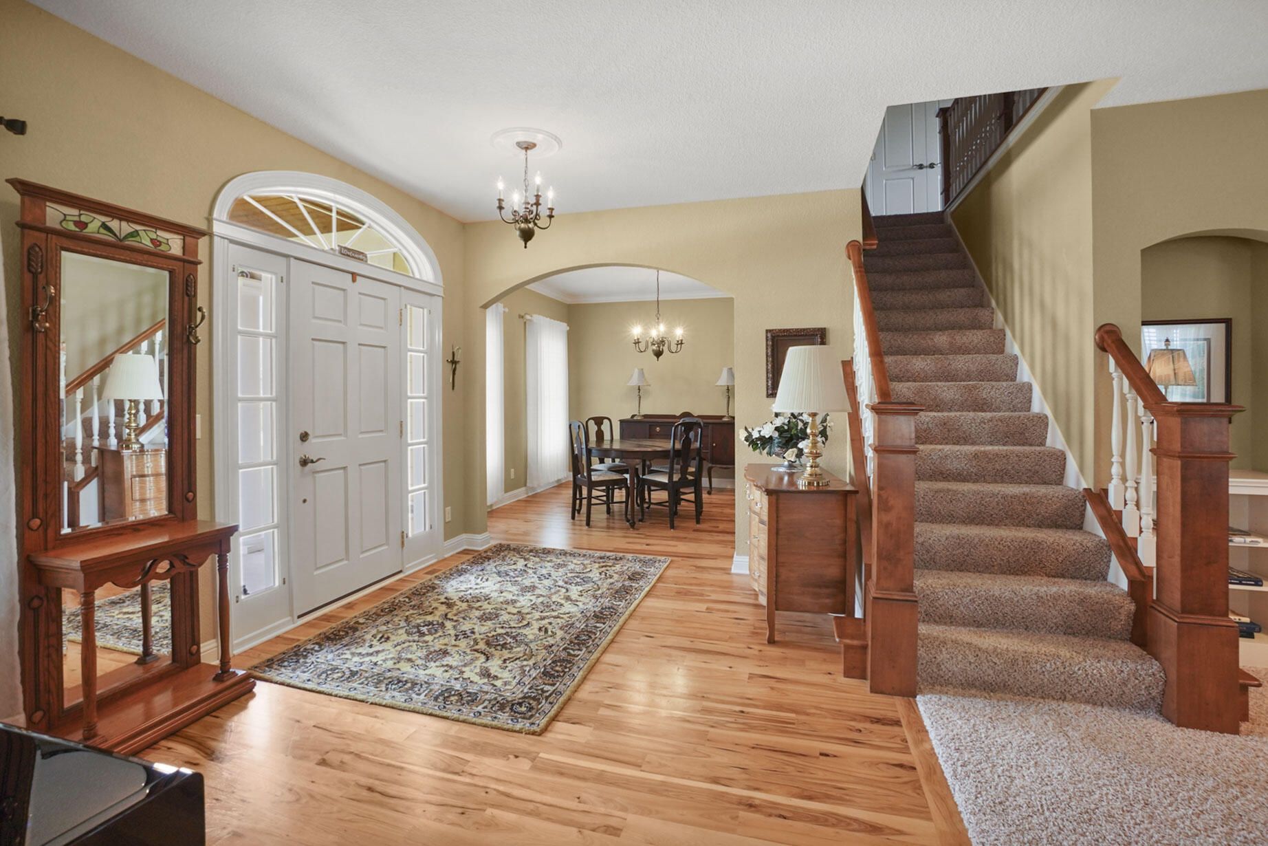 N75W24615 Overland Road Sussex, WI 53089 - Photo 6 of 44 Foyer