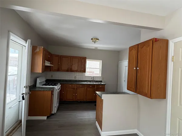 $2,600 | 56 Wisner Avenue, Middletown, NY 10940