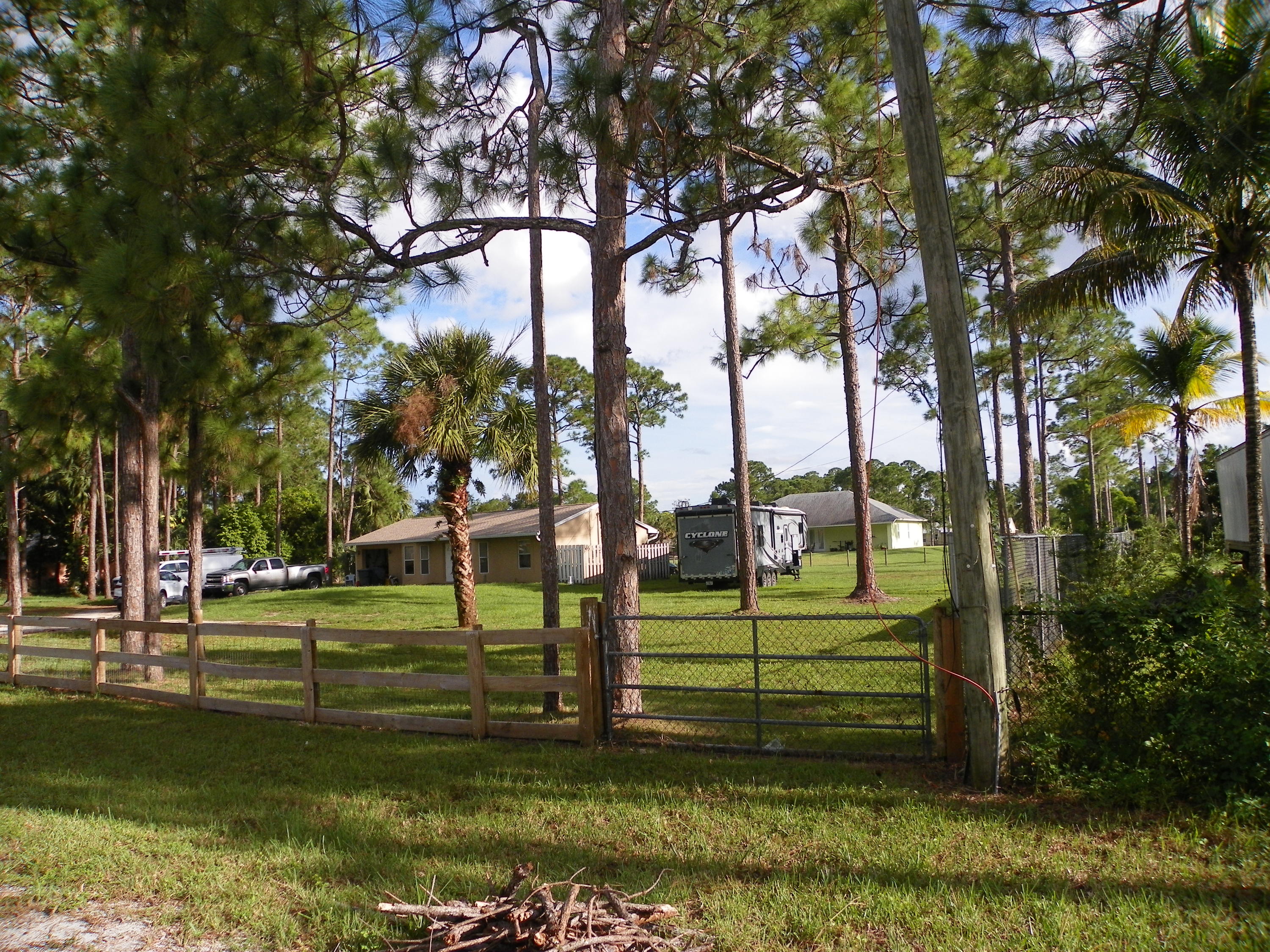 Fully Fenced Yard