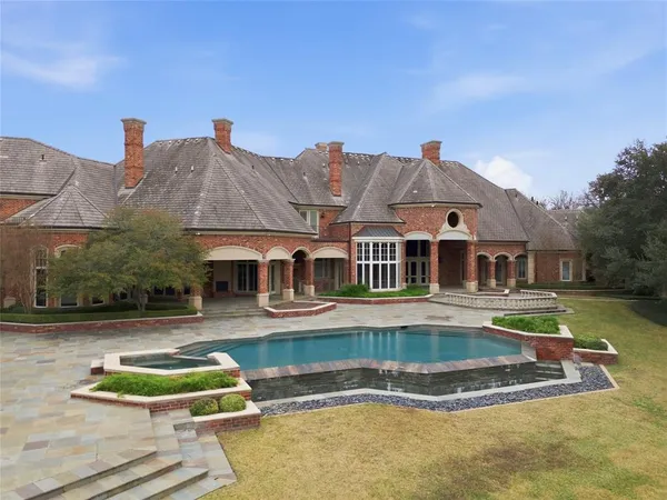 $7,390,000 | 5305 Hillcrest Drive, Waco, TX 76710