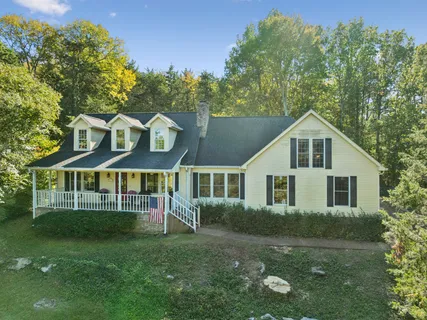 a view of a yard in front of house