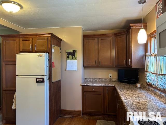 828 Park Place Clinton, IA 52732 - Photo 13 of 42