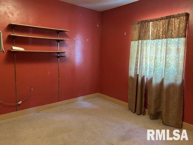 828 Park Place Clinton, IA 52732 - Photo 34 of 42