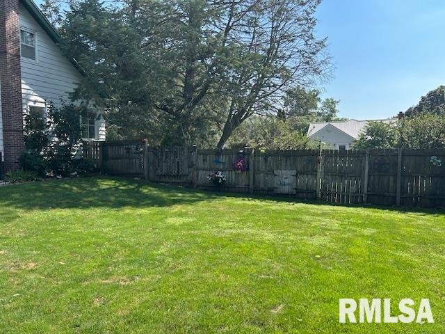 828 Park Place Clinton, IA 52732 - Photo 7 of 42