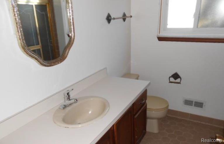 7075 Platt Road Ypsilanti, MI 48197 - Photo 13 of 15 13.jpg