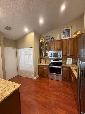 $3,200 | 6084 Petunia Road, Delray Beach, FL 33484