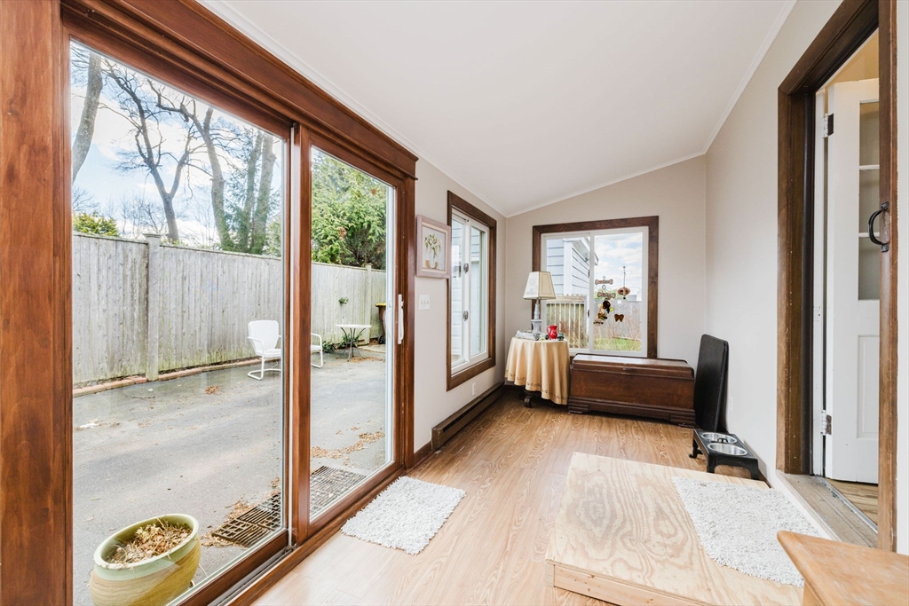 554 Madison Street Fall River, MA 02720 - Photo 6 of 31