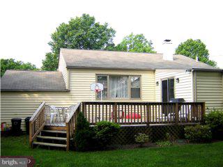 379 Camberly Road Warminster, PA 18974 - Photo 2 of 6