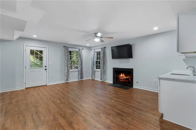 a view of a pathway with a yard