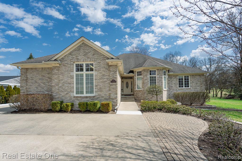 85 Orchardale Drive Rochester, MI 48309 - Photo 2 of 38 All BRICK