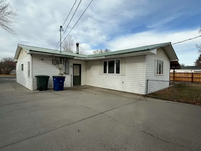 $295,000 | 915 Elk Drive, Riverton, WY 82501