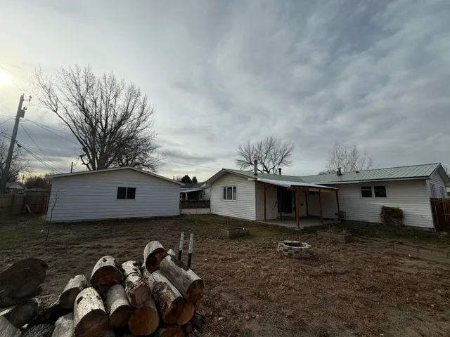 $295,000 | 915 Elk Drive, Riverton, WY 82501