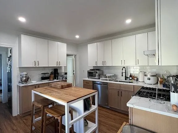 $3,850 | 177 Bigelow Street, Unit 1, Boston, MA 02135