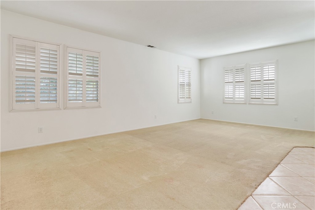 9140 Village Way Riverside, CA 92508 - Photo 4 of 37 Living Room