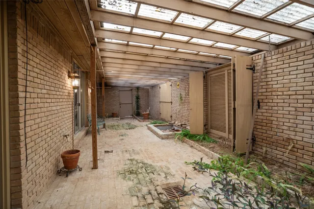 $590,000 | 909 East Mimosa Lane, Crockett, TX 75835