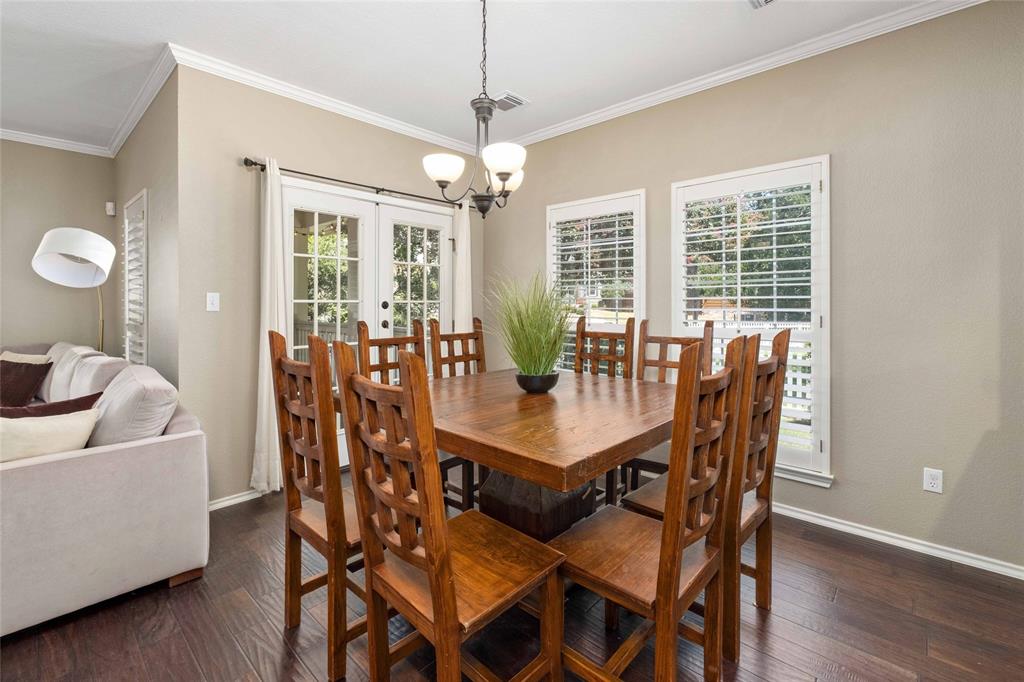 2730 Kinney Oaks Court Austin, TX 78704 - Photo 8 of 32 Gallery Image 8