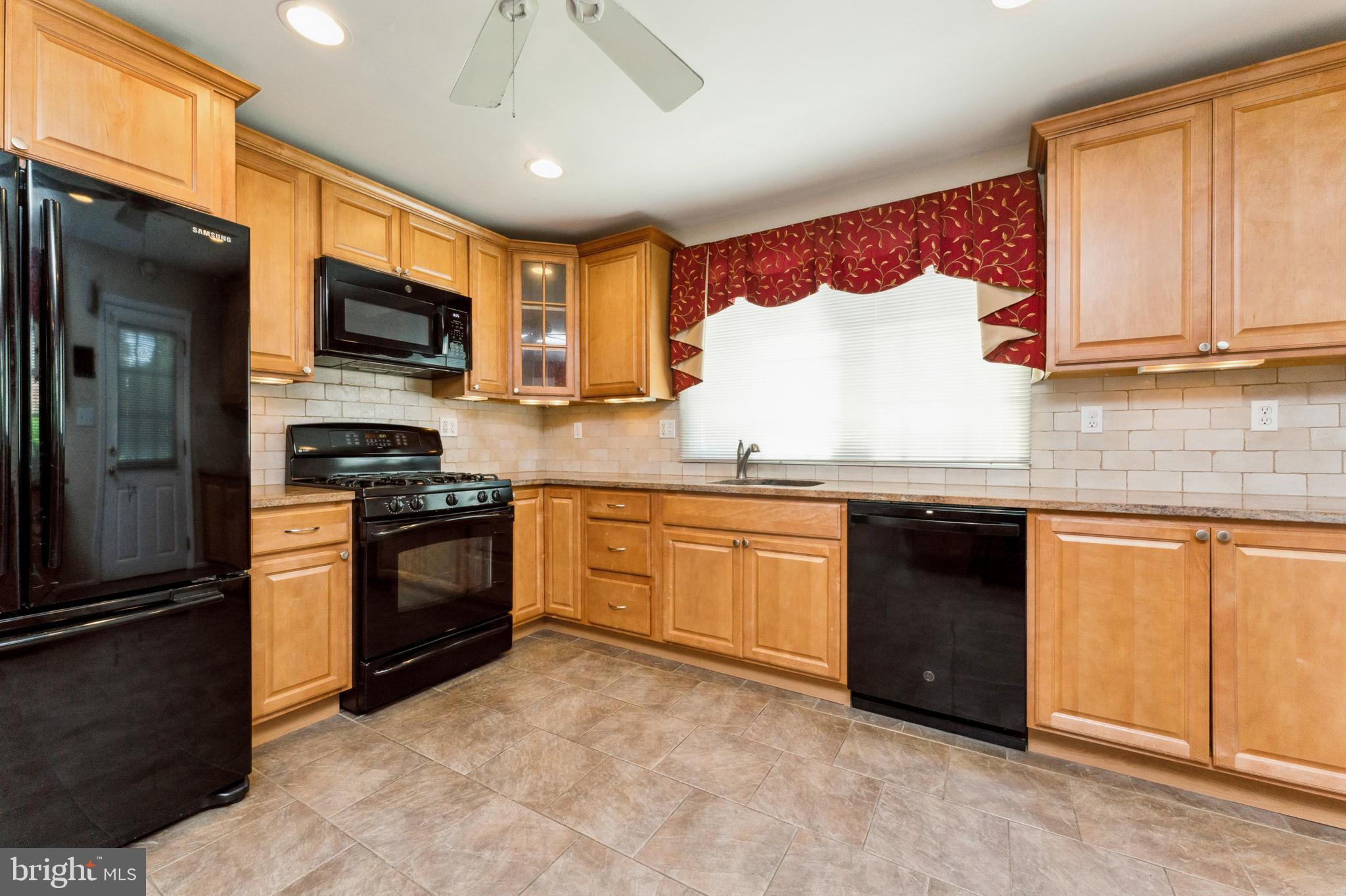 1326 Canyon Road Silver Spring, MD 20904 - Photo 9 of 21 Kitchen