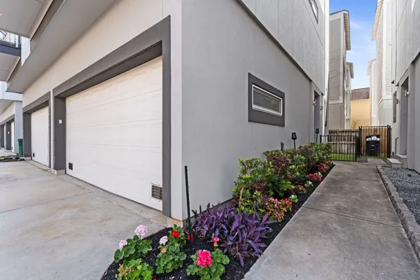 $535,000 | 1144 West 17th Street, Houston, TX 77008