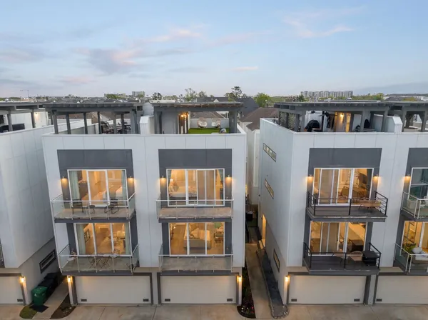 $535,000 | 1144 West 17th Street, Houston, TX 77008