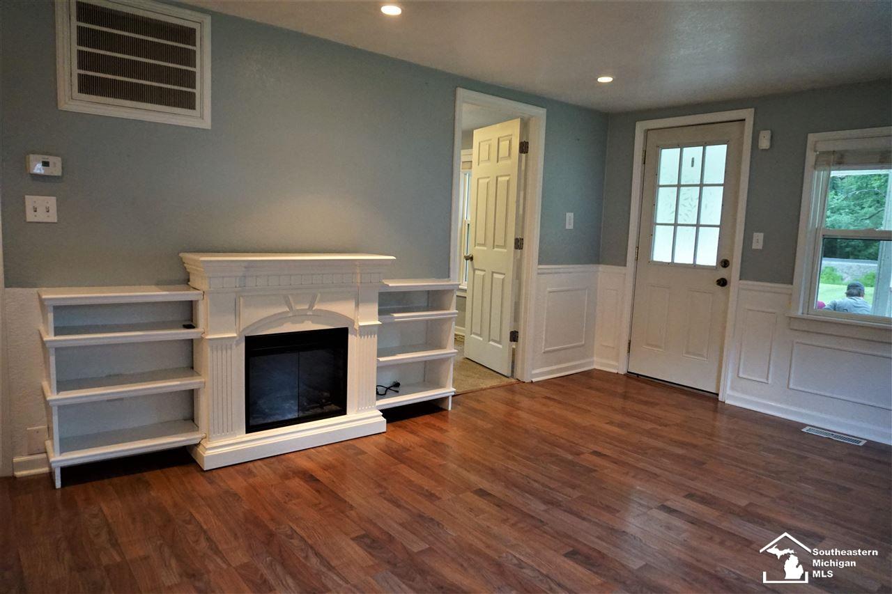 8440 Adler Road Lambertville, MI 48144 - Photo 11 of 39 50050032-10.JPG