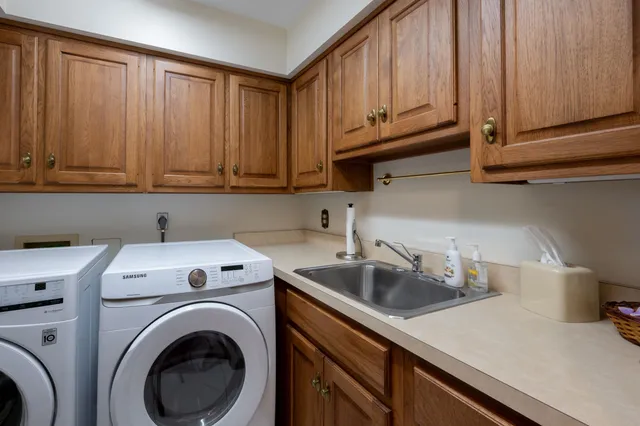 $475,900 | 2805 Little River Run, Fort Wayne, IN 46804