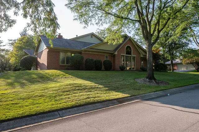 $489,900 | 2805 Little River Run, Fort Wayne, IN 46804
