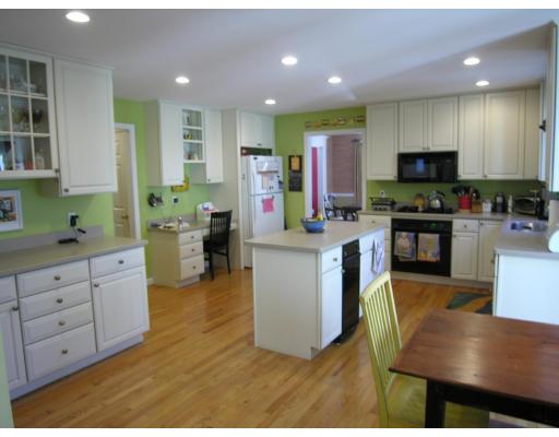 52 Fairfield Street Needham, MA 02492 - Photo 8 of 17 Gallery Image 8