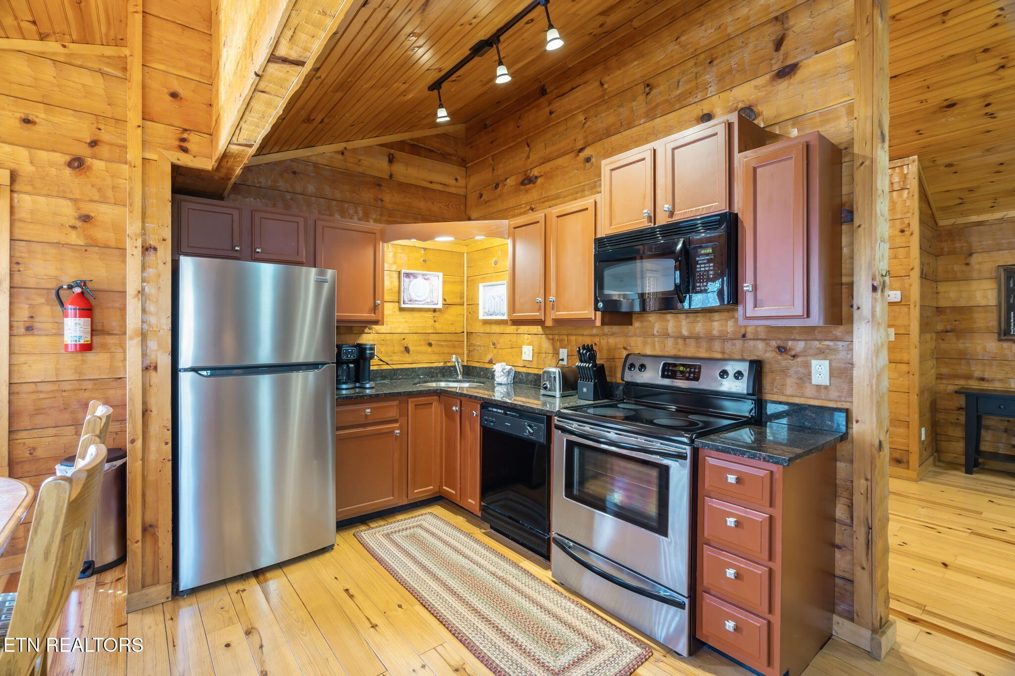151 Sequoyah Village Road Townsend, TN 37882 - Photo 16 of 60