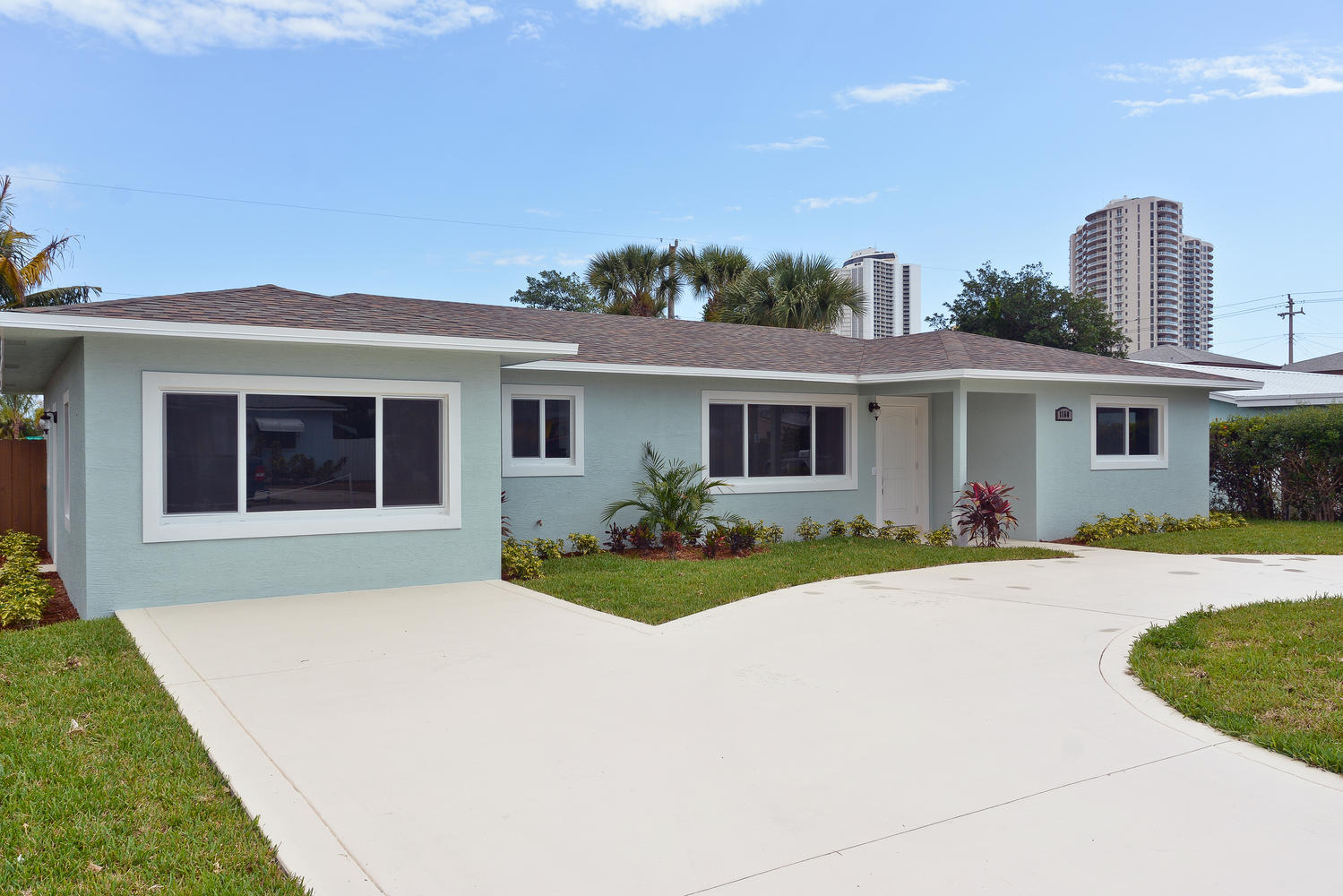 1160 Island Road Riviera Beach, FL 33404 - Photo 1 of 18 Front
