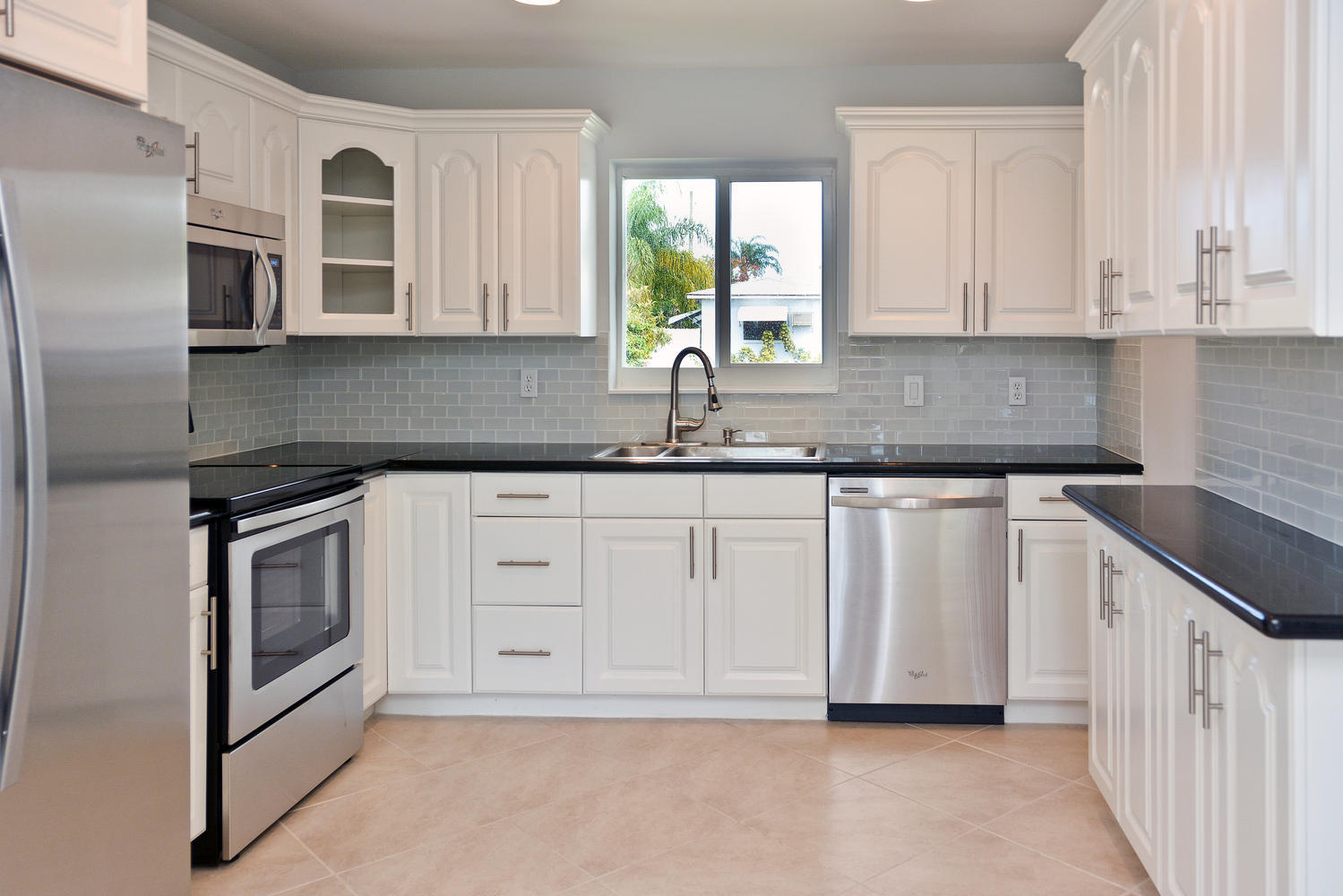 1160 Island Road Riviera Beach, FL 33404 - Photo 2 of 18 Kitchen